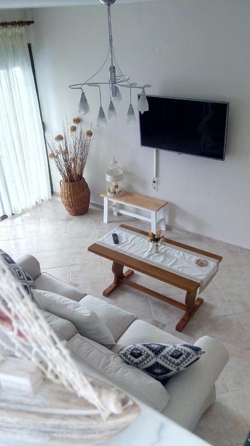 Cute Maisonette No2 On Coastal Sidewalk Nikiti  Exterior foto