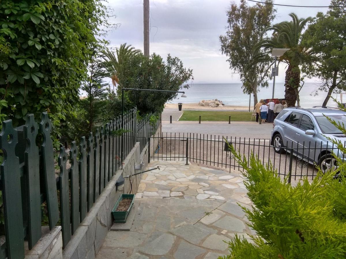 Cute Maisonette No2 On Coastal Sidewalk Nikiti  Exterior foto